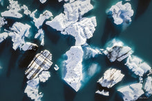 Lade das Bild in den Galerie-Viewer, Icebergs from above
